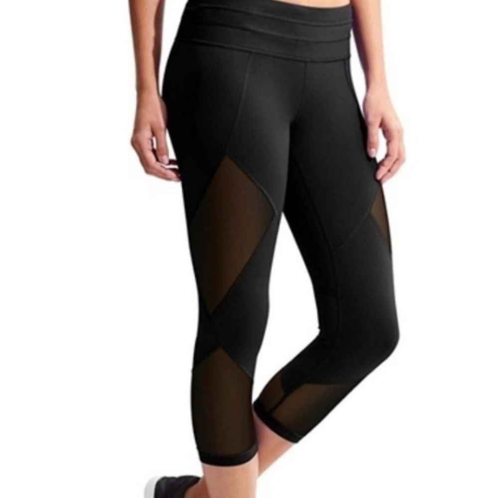 Athleta Aura Sonar Black Mesh Leggings Small Workout Pants Crops.